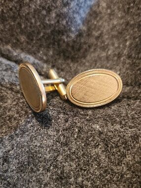 Classic VINTAGE Oval Gold-Tone Men’s Cufflinks